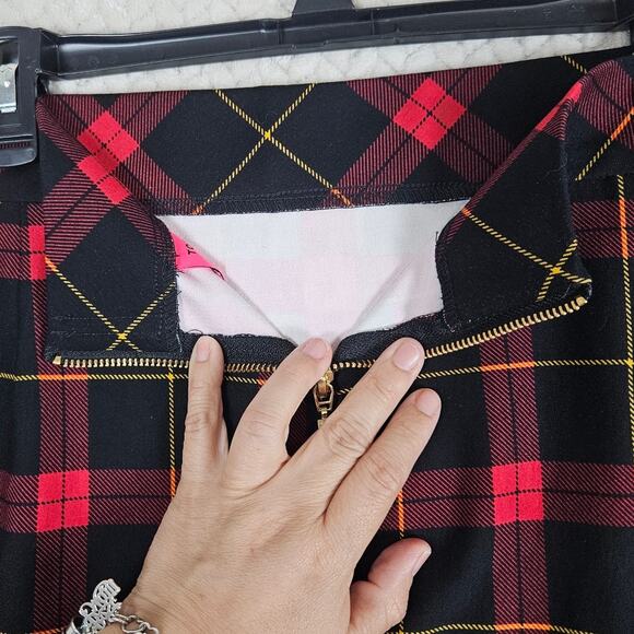 Womens Torrid Betsey Johnson Mini Luxe Ponte Skirt red Plaid Size 3 3X 22-24 NWT - Picture 4 of 14